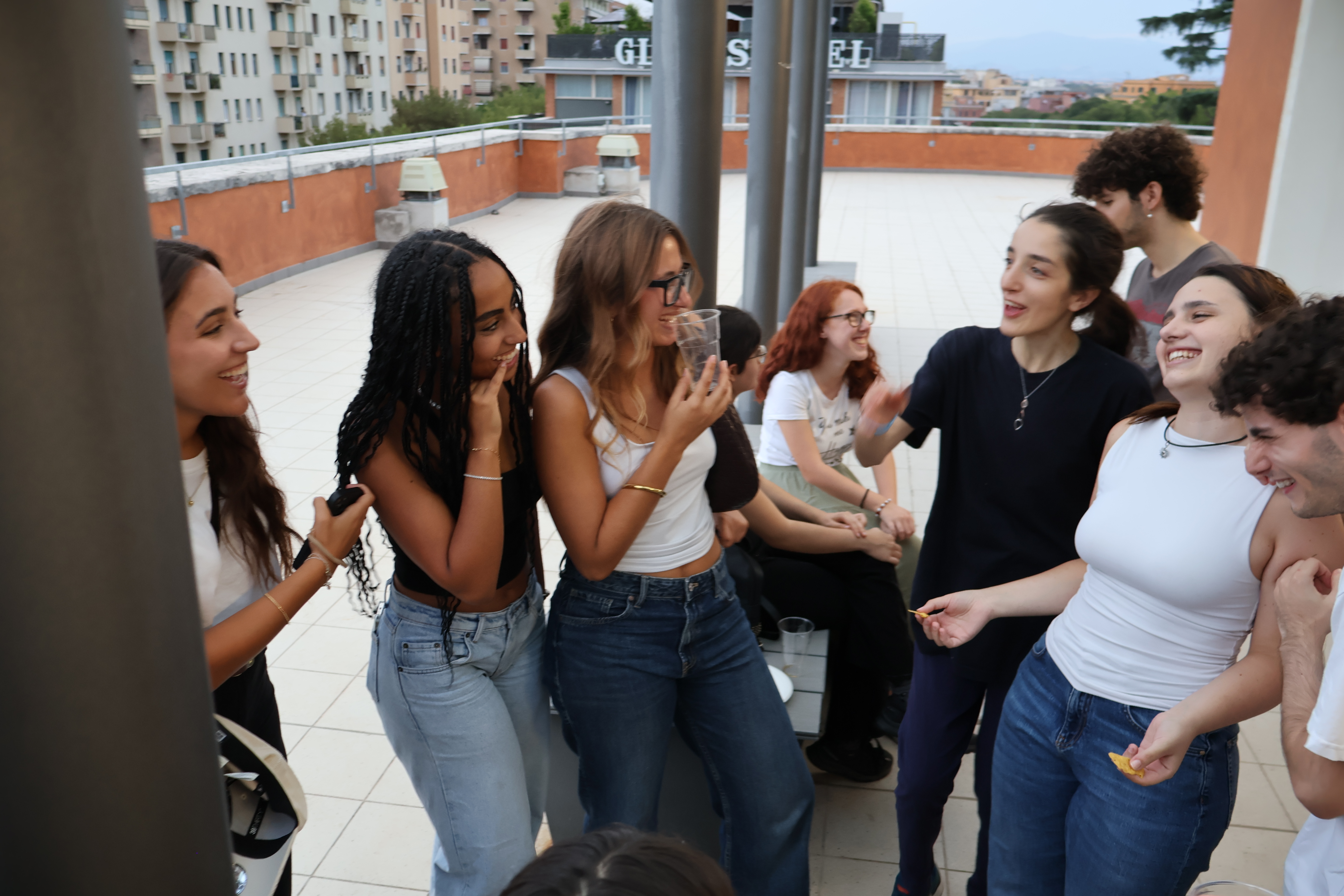 Partecipanti e tutor del progetto MeMo all'attività residenziale di Roma